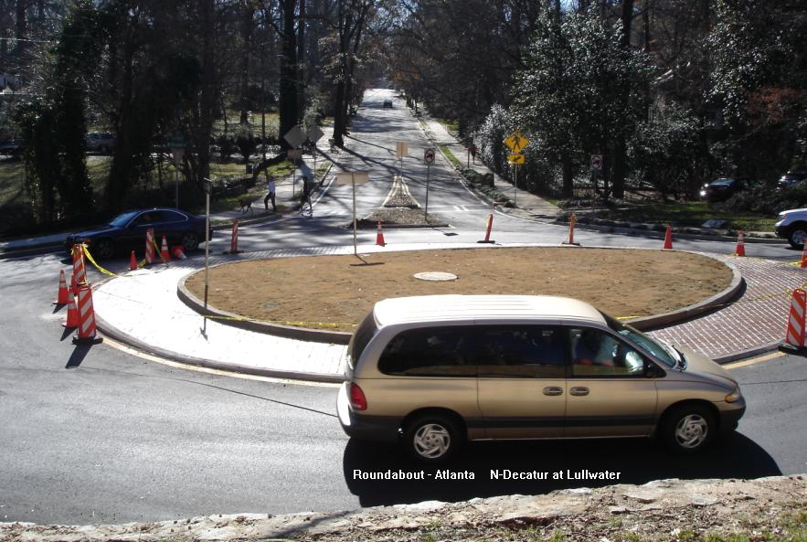 Roundabout_N-Decatur_Lullwater